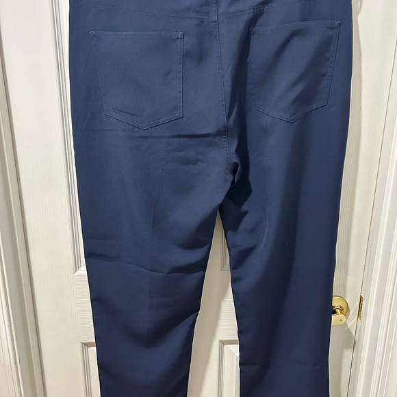 Roundtree & Yorke Men's Deep Blue Straight Jeans - Picture 2 of 4